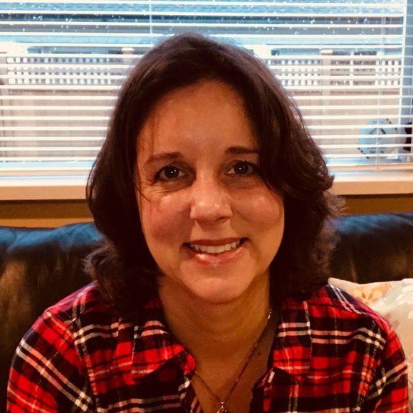 Meet your Posher, Lisa - Picture 1 of 1